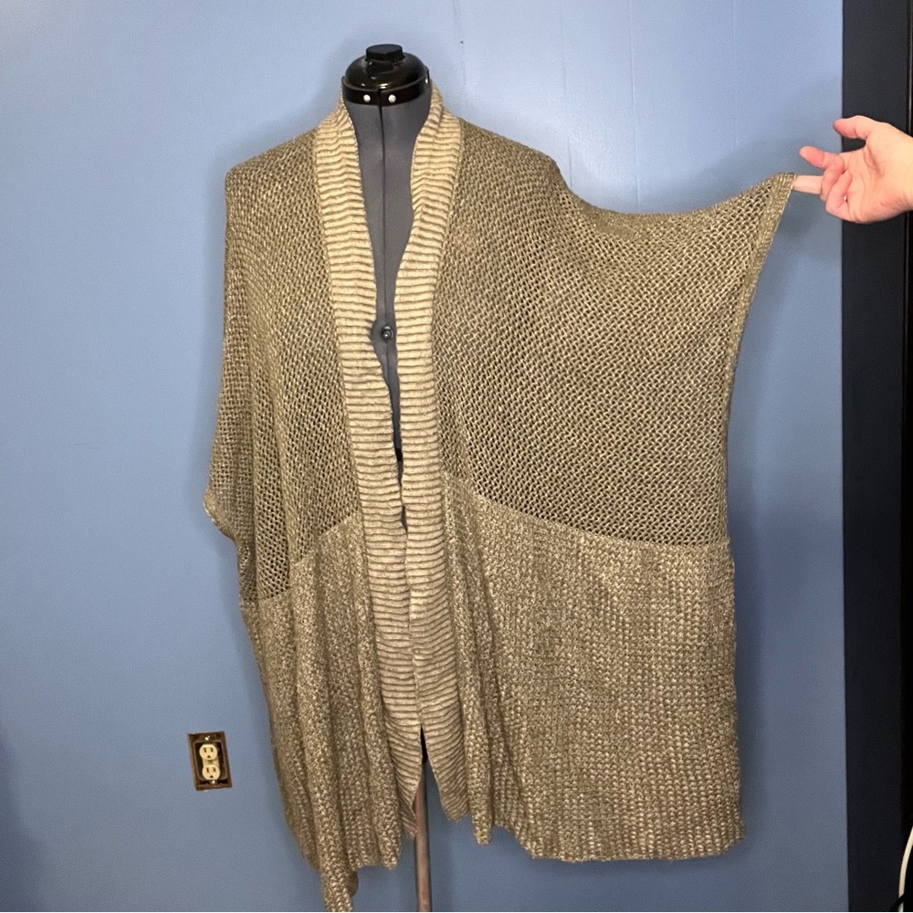 Universal Threads Kimono - Picture 3 of 4